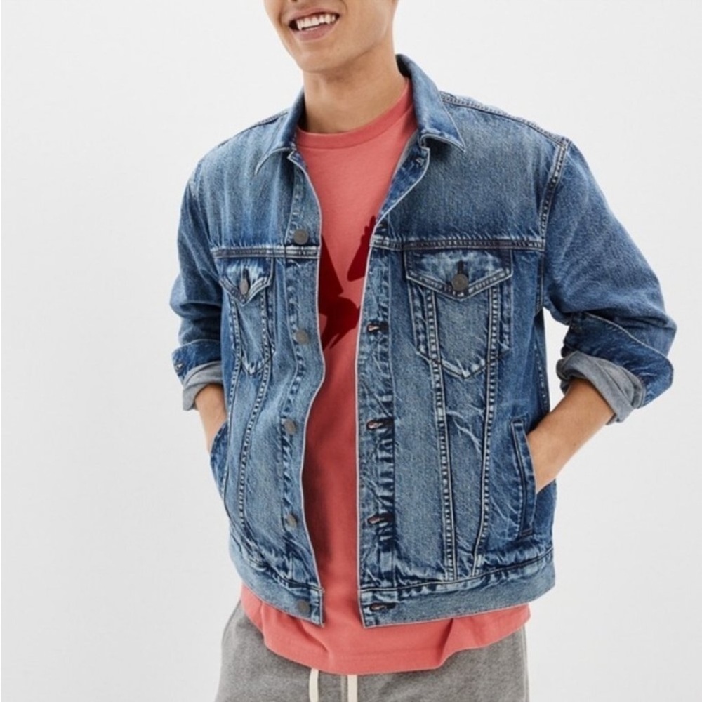 American Eagle Medium Wash Faded Denim Jean Jacket - Picture 6 of 11